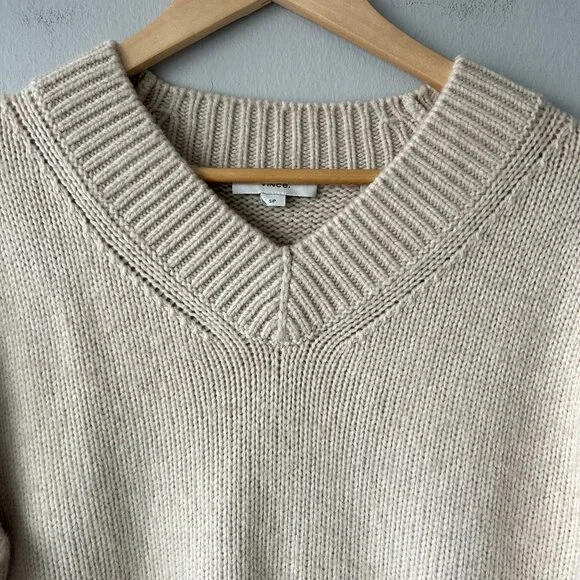 Vince Wool Cashmere V-Neck Sweater Beige Women’s Size S Cozy Elegant - Picture 4 of 11